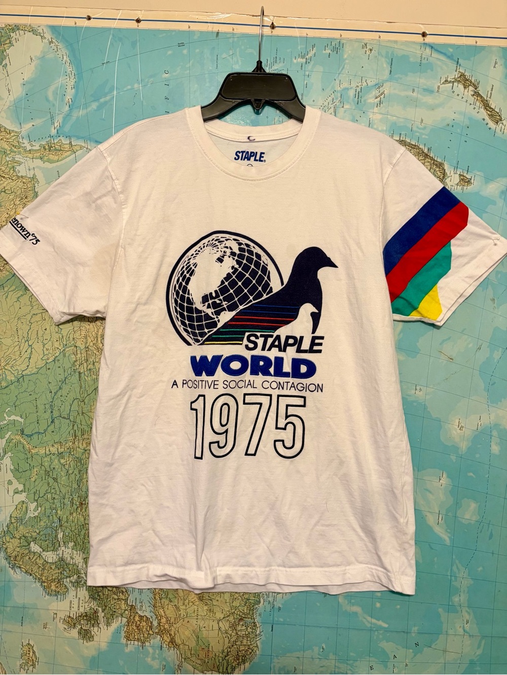 Vintage 1997 Staple Pigeon White '1975' Graphic Tee Street Wear